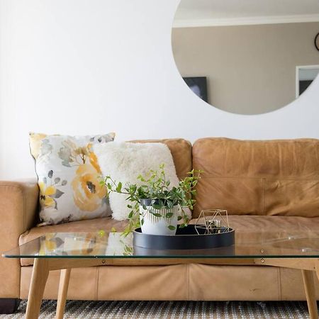 Modern, Trendy And Comfortable 2 Bedroom Apartment In Cape Town Cidade Do Cabo Exterior foto