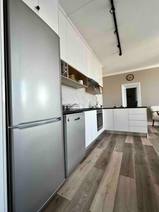 Modern, Trendy And Comfortable 2 Bedroom Apartment In Cape Town Cidade Do Cabo Exterior foto