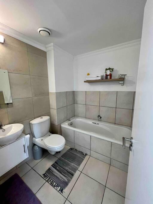 Modern, Trendy And Comfortable 2 Bedroom Apartment In Cape Town Cidade Do Cabo Exterior foto