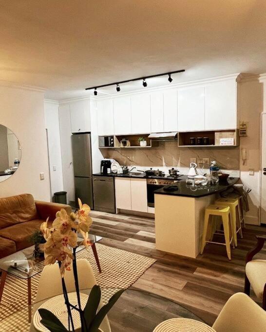 Modern, Trendy And Comfortable 2 Bedroom Apartment In Cape Town Cidade Do Cabo Exterior foto