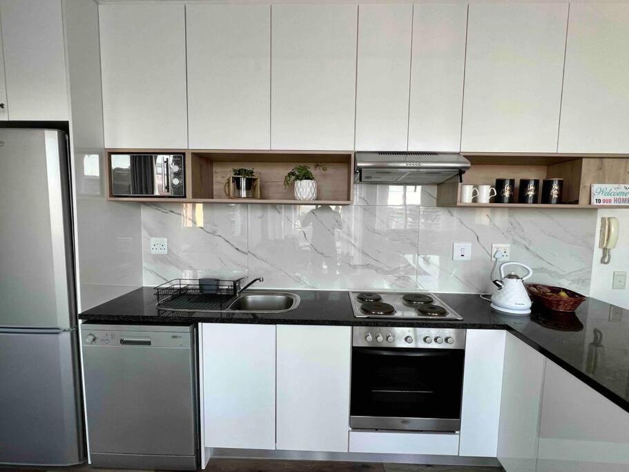 Modern, Trendy And Comfortable 2 Bedroom Apartment In Cape Town Cidade Do Cabo Exterior foto