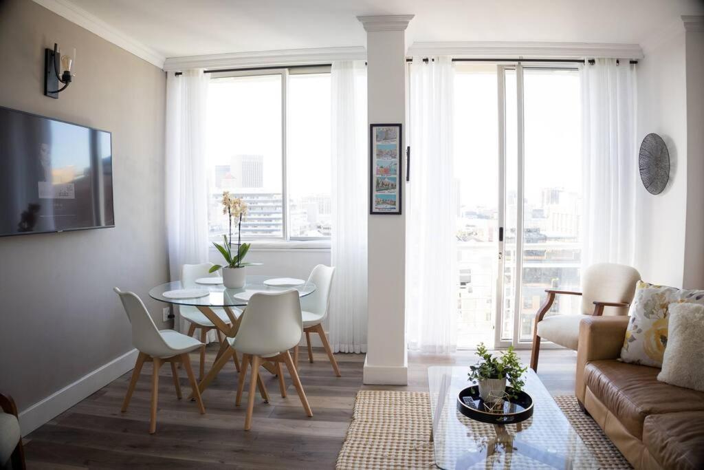 Modern, Trendy And Comfortable 2 Bedroom Apartment In Cape Town Cidade Do Cabo Exterior foto