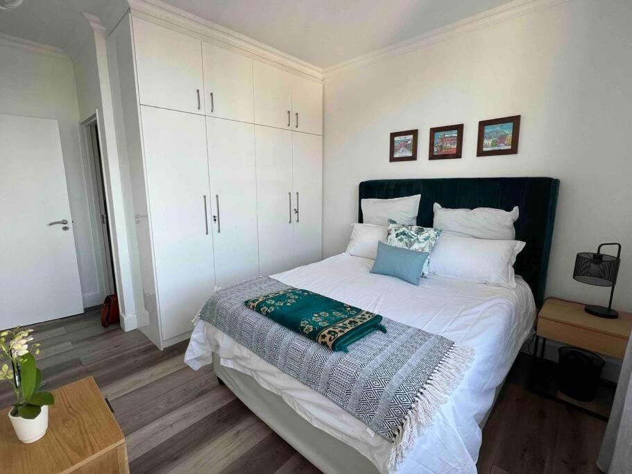Modern, Trendy And Comfortable 2 Bedroom Apartment In Cape Town Cidade Do Cabo Exterior foto