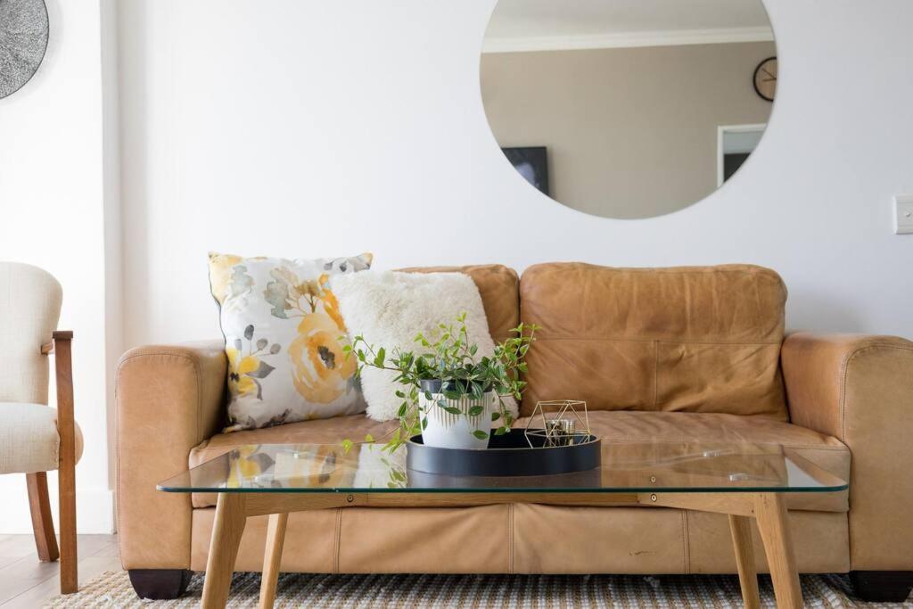 Modern, Trendy And Comfortable 2 Bedroom Apartment In Cape Town Cidade Do Cabo Exterior foto