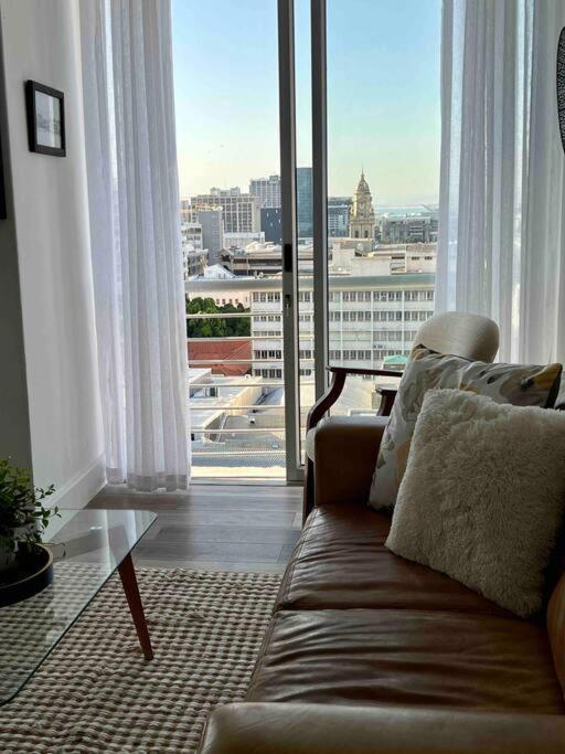 Modern, Trendy And Comfortable 2 Bedroom Apartment In Cape Town Cidade Do Cabo Exterior foto